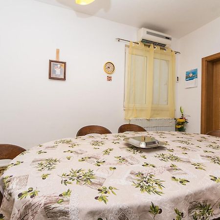 Apartments By The Sea Brist, Makarska - 15714 Podaca Room photo