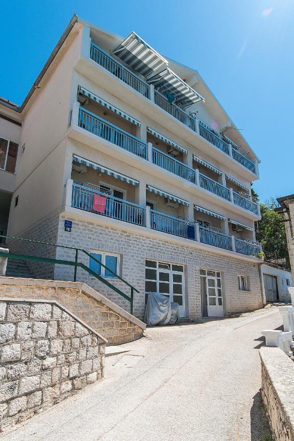 Apartments By The Sea Brist, Makarska - 15714 Podaca Exterior photo