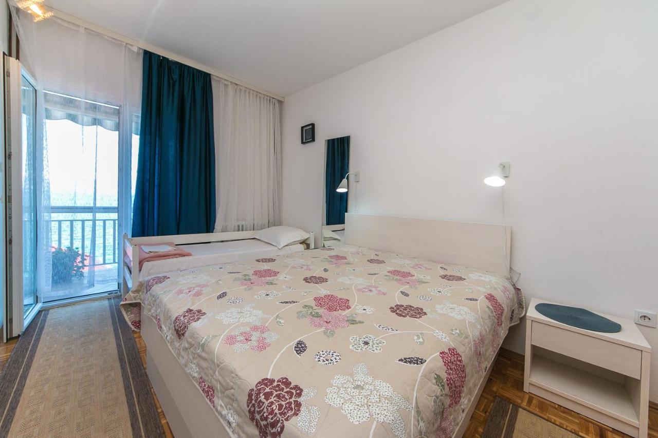 Apartments By The Sea Brist, Makarska - 15714 Podaca Exterior photo