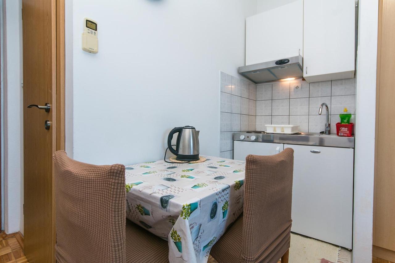 Apartments By The Sea Brist, Makarska - 15714 Podaca Exterior photo